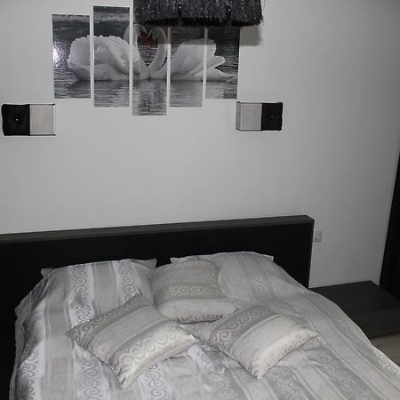 Prestige Home Apartment St Constantin et Helena Chambre photo